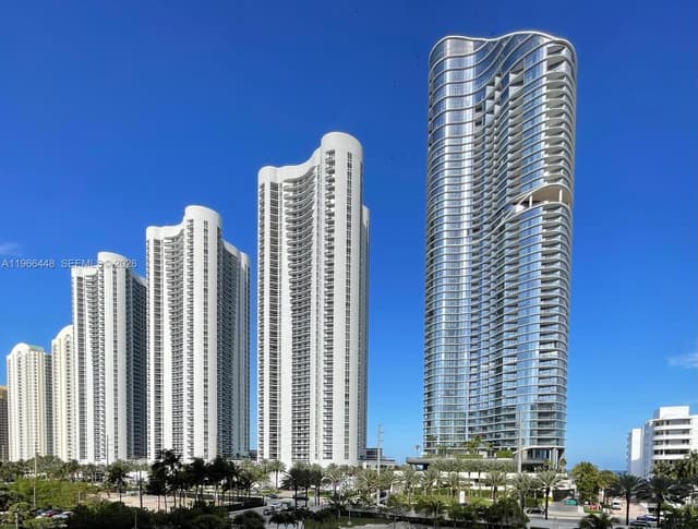 100 Bayview Dr # 412, Sunny Isles Beach FL 33160 - Sunny Isles Beach, FL - Photo 2