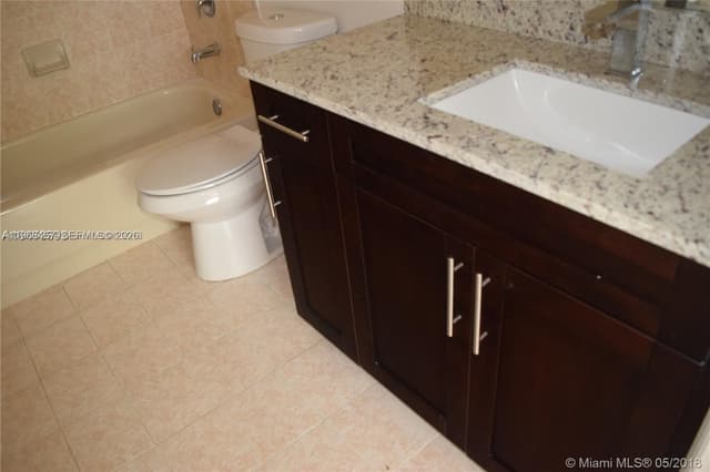17720 NW 73rd Ave # 105, Hialeah FL 33015 - Hialeah, FL - Photo 7