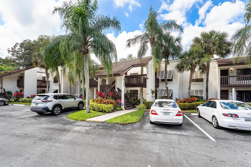 10155 Mangrove Drive # 204, Boynton Beach FL 33437