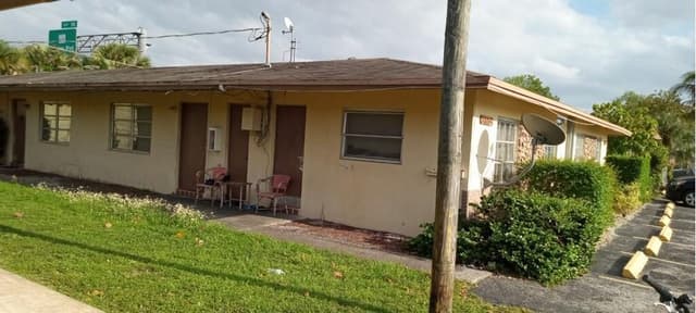 1856 NW 52nd Avenue, Lauderhill FL 33313 - Lauderhill, FL - Photo 2