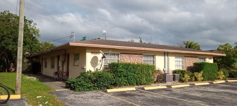 1856 NW 52nd Avenue, Lauderhill FL 33313
