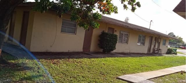 1856 NW 52nd Avenue, Lauderhill FL 33313 - Lauderhill, FL - Photo 4