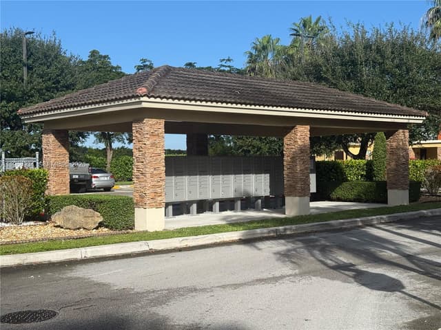 930 NE 34th Ave # 201, Homestead FL 33033 - Homestead, FL - Photo 4