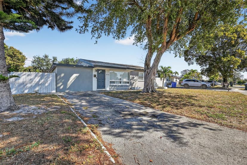 6791 Scott St, Hollywood FL 33024