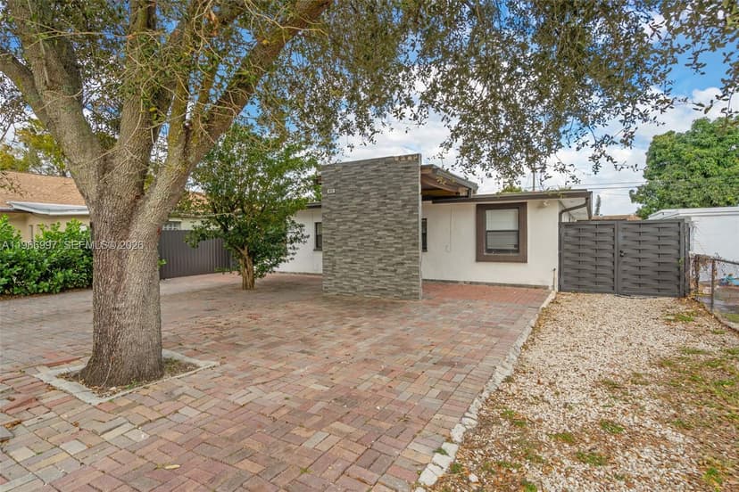 411 N 61st Ave, Hollywood FL 33024