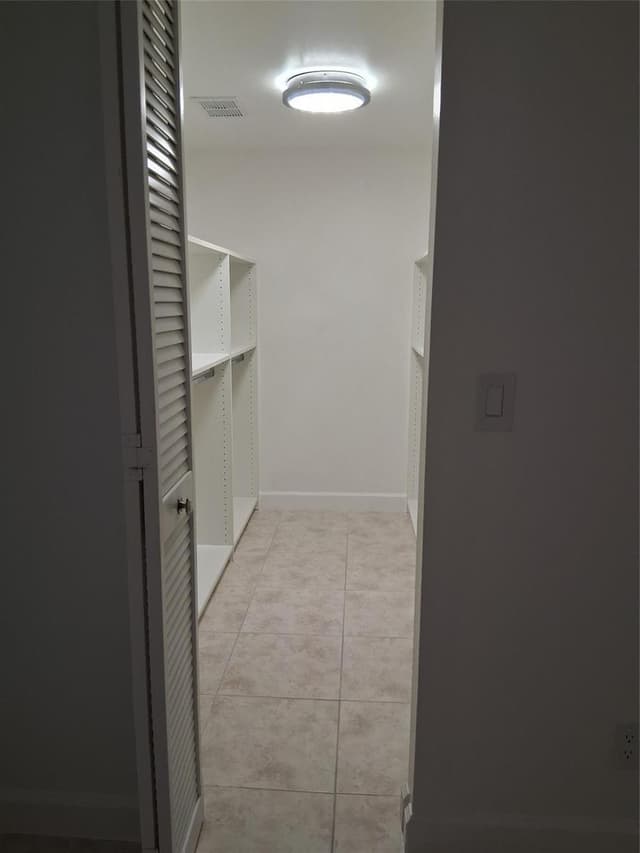 9800 Sunrise Lakes Boulevard # 109, Sunrise FL 33322 - Sunrise, FL - Photo 5