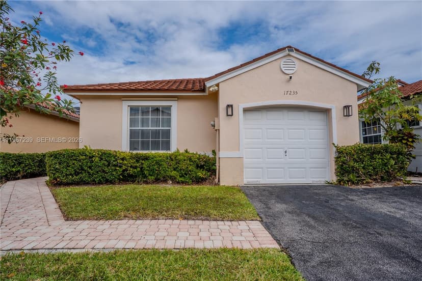 17235 NW 7th St, Pembroke Pines FL 33029