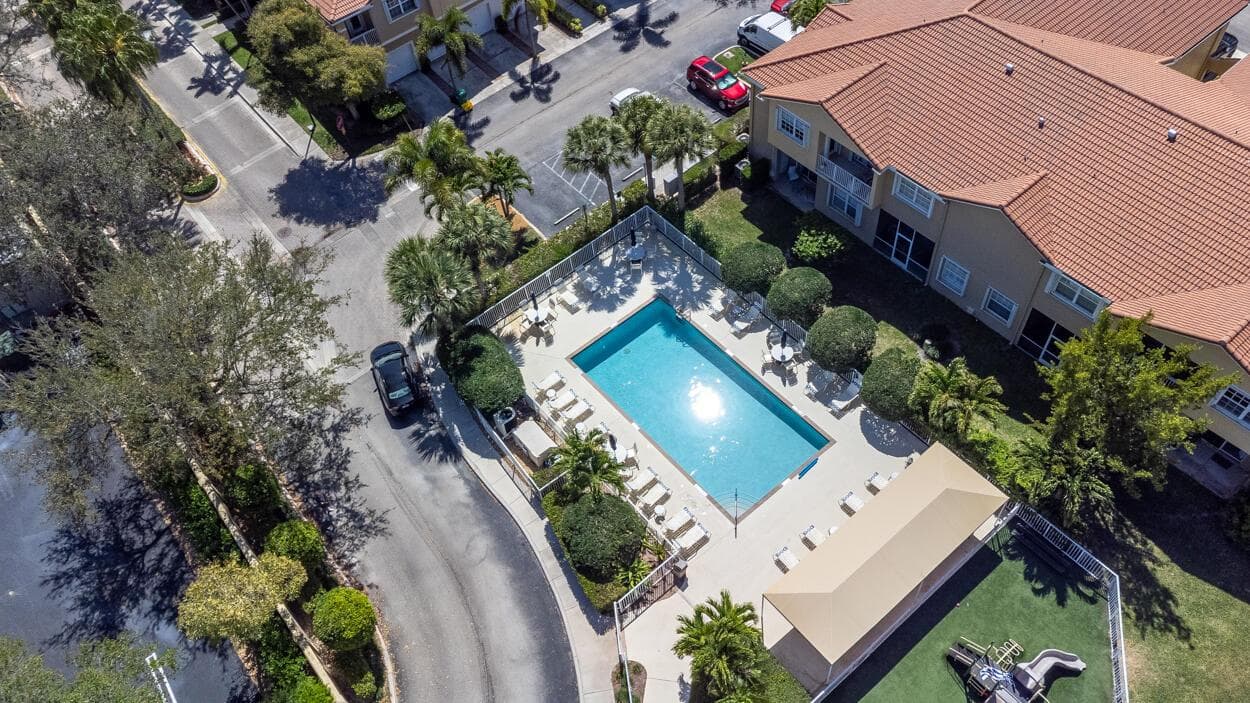 110 Lighthouse Circle # H, Tequesta FL 33469