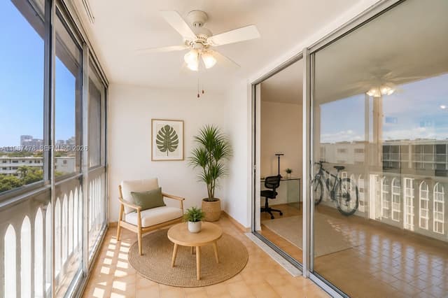 301 NE 14th Ave # 702, Hallandale Beach FL 33009 - Hallandale Beach, FL - Photo 3