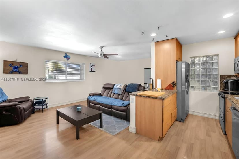 1423 Holly Heights Dr # 18, Fort Lauderdale FL 33304