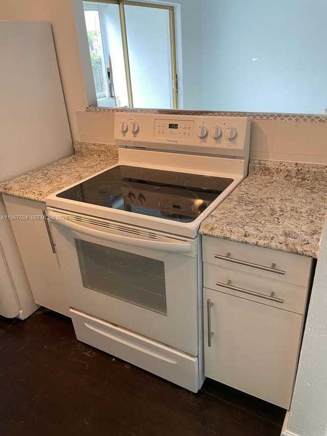 20400 NW 7 # 106, Miami Gardens FL 33169 - Miami Gardens, FL - Photo 5