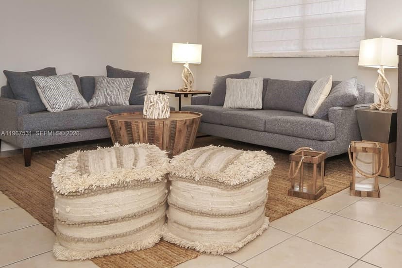 20 SE 12th St, Dania Beach FL 33004