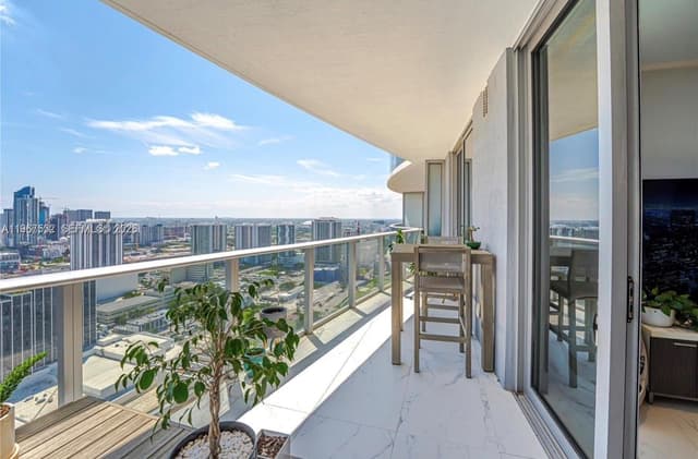 488 NE 18th St # 4304, Miami FL 33132 - Miami, FL - Photo 5