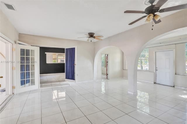 4966 NW 39th St, Lauderdale Lakes FL 33319 - Lauderdale Lakes, FL - Photo 4