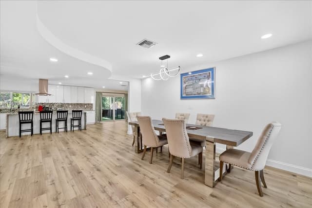 3211 Calle Largo Dr, Hollywood FL 33021 - Hollywood, FL - Photo 2