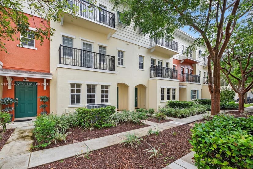 617 SW 1st Ave, Pompano Beach FL 33060