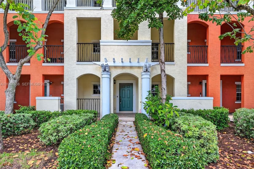 704 SW 1st Ave, Pompano Beach FL 33060