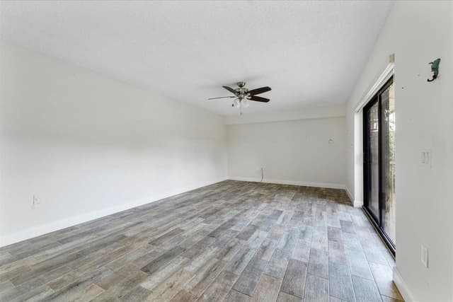 557 Green Springs Place, West Palm Beach FL 33409 - West Palm Beach, FL - Photo 2