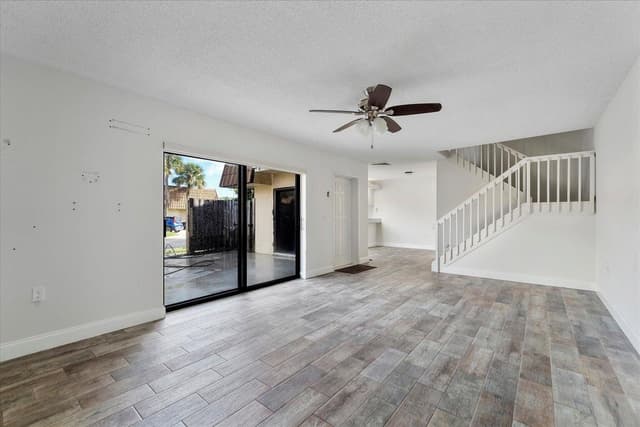 557 Green Springs Place, West Palm Beach FL 33409 - West Palm Beach, FL - Photo 7