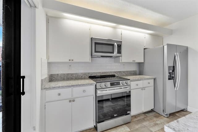 557 Green Springs Place, West Palm Beach FL 33409 - West Palm Beach, FL - Photo 4