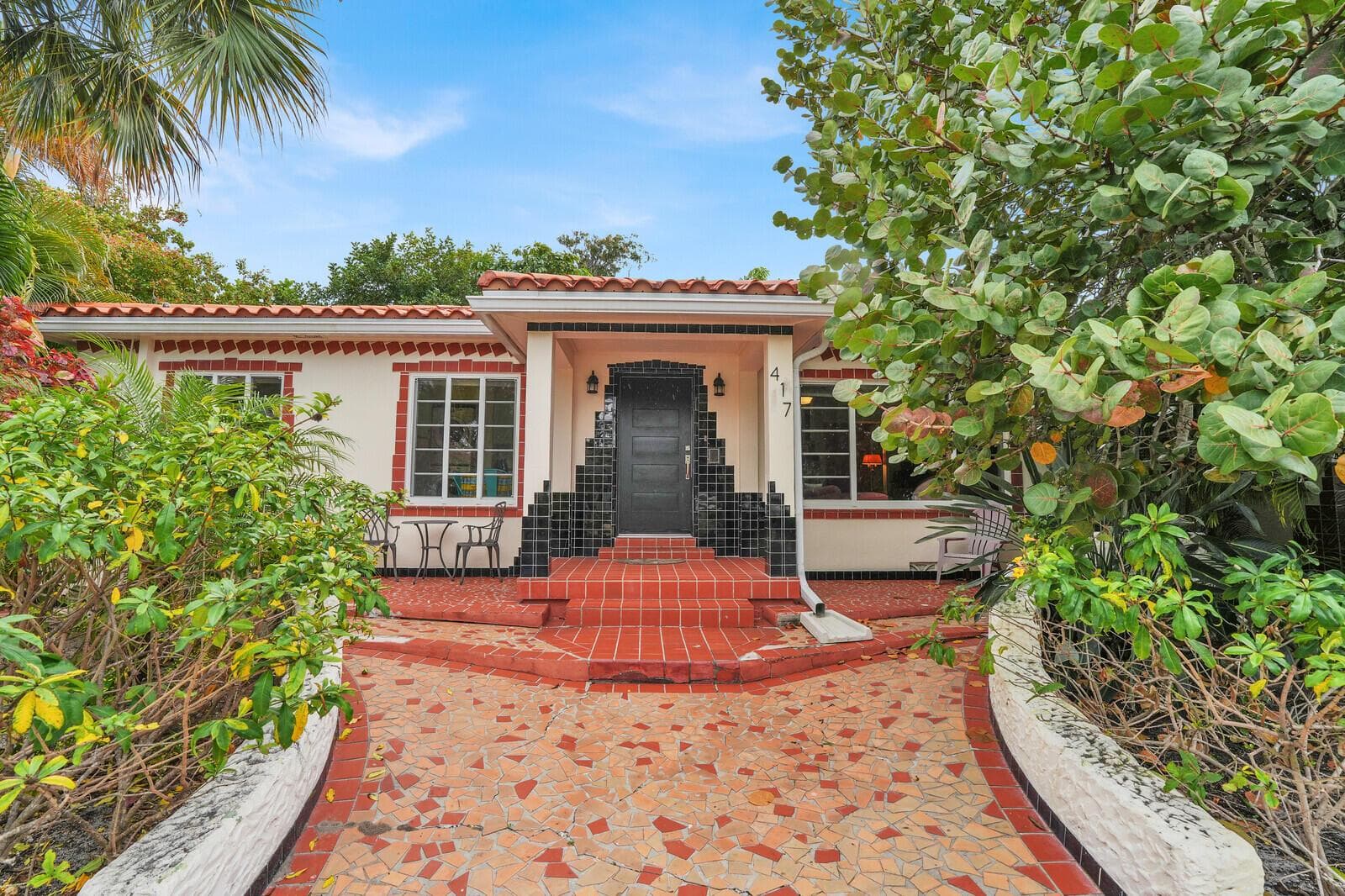 417 N 12th Avenue N, Lake Worth FL 33460 - Lake Worth, FL - Photo 1
