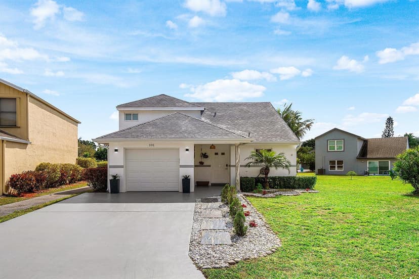 101 Azalea Circle, Boynton Beach FL 33436