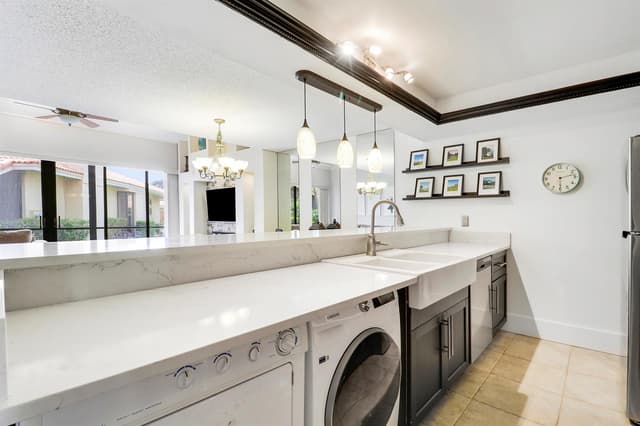 127 Old Meadow Way, Palm Beach Gardens FL 33418 - Palm Beach Gardens, FL - Photo 5