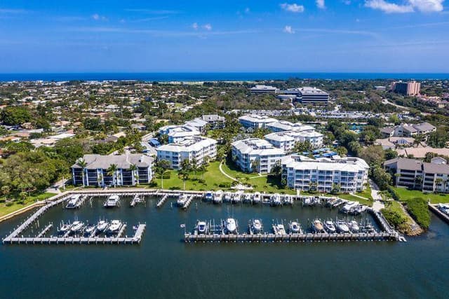 834 Bay Colony Drive S, Juno Beach FL 33408 - Juno Beach, FL - Photo 2