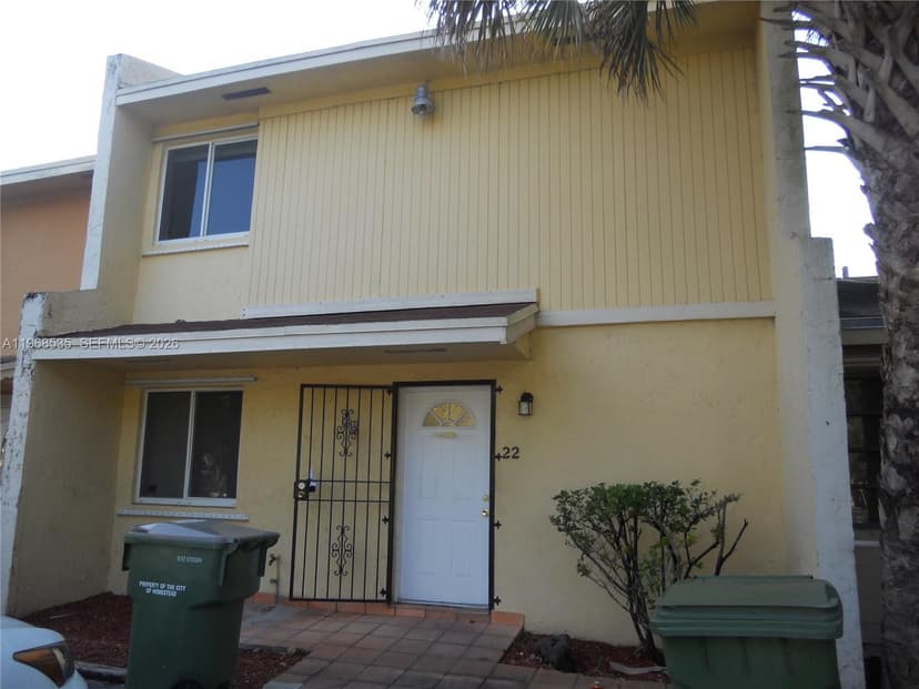 22 SW 14th Ter, Homestead FL 33030