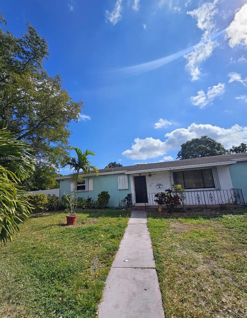 1760 NW 135th St, Miami FL 33167