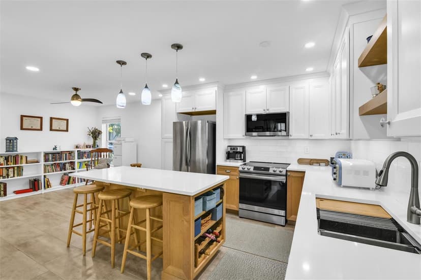 843 NW 98th Avenue, Plantation FL 33324