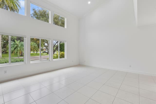 2801 Embassy Drive, West Palm Beach FL 33401 - West Palm Beach, FL - Photo 3