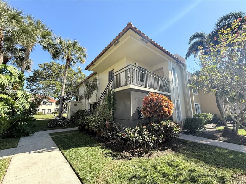 432 Lakeview Dr # 201, Weston FL 33326