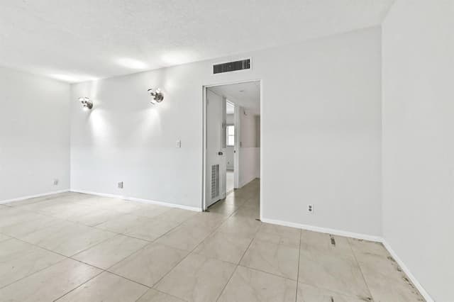 240 Croton Avenue # 102, Lantana FL 33462 - Lantana, FL - Photo 7