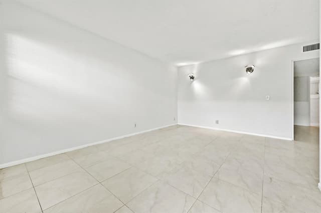 240 Croton Avenue # 102, Lantana FL 33462 - Lantana, FL - Photo 3