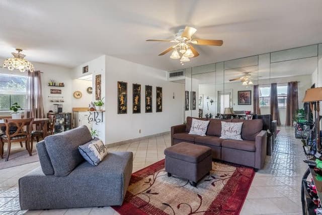 657 Brittany N, Delray Beach FL 33446 - Delray Beach, FL - Photo 3
