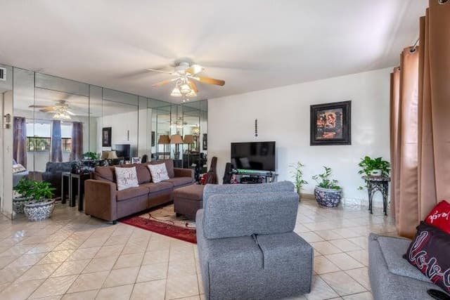 657 Brittany N, Delray Beach FL 33446 - Delray Beach, FL - Photo 4