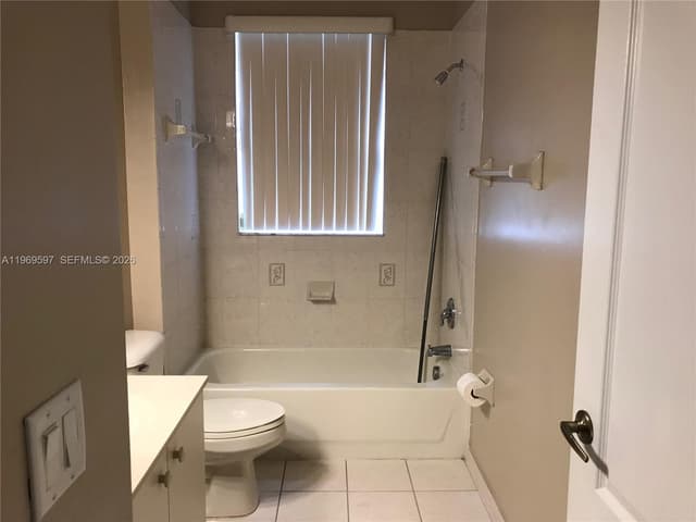3748 NE 9th Ct, Homestead FL 33033 - Homestead, FL - Photo 6