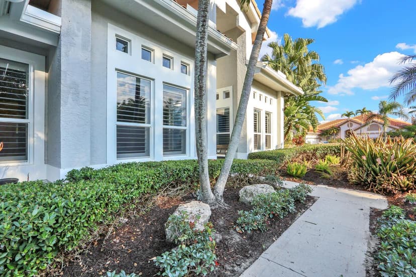 10 Martinique Cove, Palm Beach Gardens FL 33418