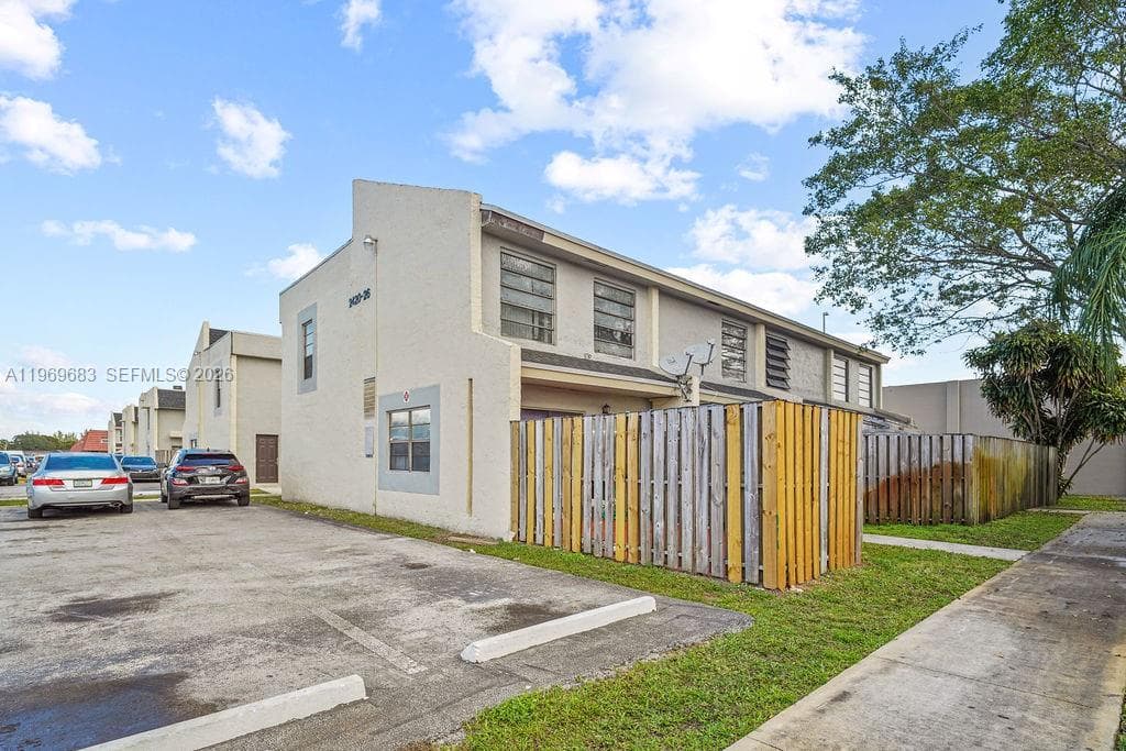 2424 NW 52nd Ave # 2424, Lauderhill FL 33313 - Lauderhill, FL - Photo 1