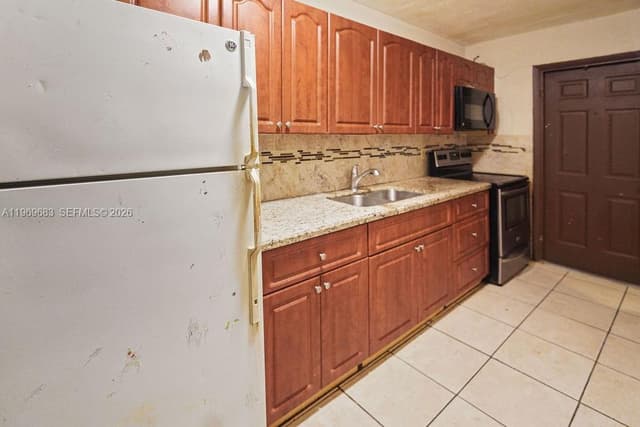 2424 NW 52nd Ave # 2424, Lauderhill FL 33313 - Lauderhill, FL - Photo 4
