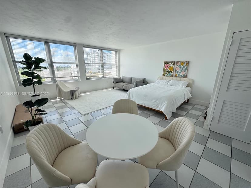 2899 Collins Ave # 740, Miami Beach FL 33140