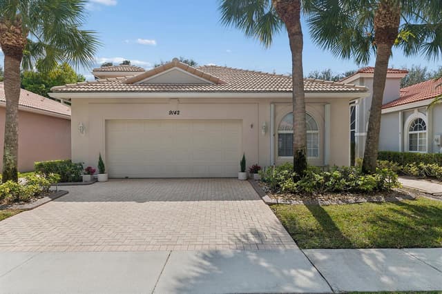 9142 Bay Point Circle, West Palm Beach FL 33411 - West Palm Beach, FL - Photo 2