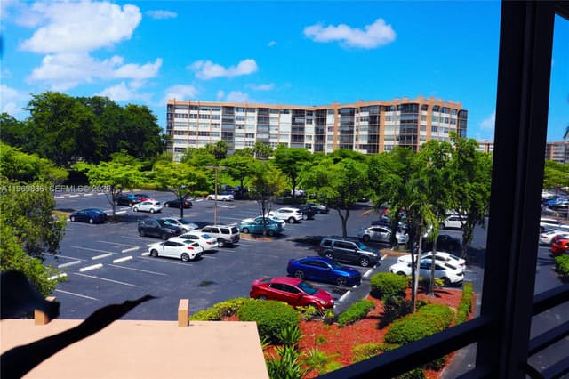 900 Saint Charles Pl # 316, Pembroke Pines FL 33026 - Pembroke Pines, FL - Photo 4
