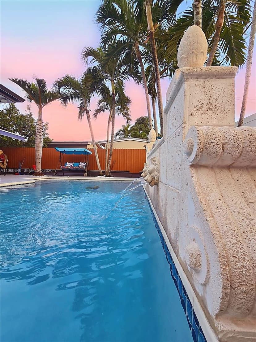 300 NW 77th Way, Pembroke Pines FL 33024