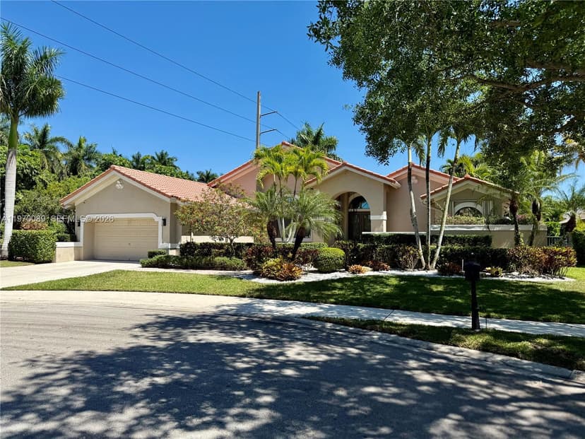 1040 Sandalwood Ln, Weston FL 33326