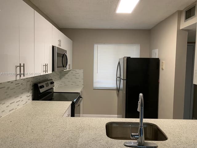 8700 N Sherman Cir # 305, Miramar FL 33025 - Miramar, FL - Photo 6