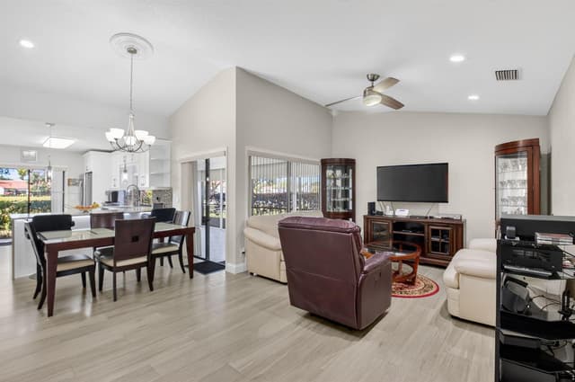 5750 Parkwalk Circle E, Boynton Beach FL 33472 - Boynton Beach, FL - Photo 7
