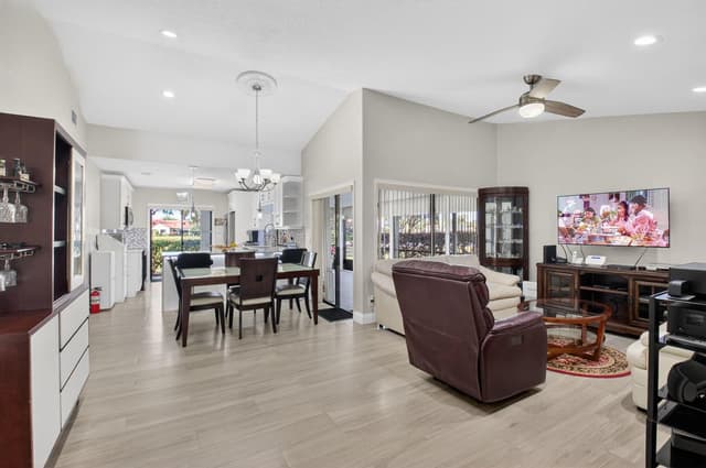 5750 Parkwalk Circle E, Boynton Beach FL 33472 - Boynton Beach, FL - Photo 4