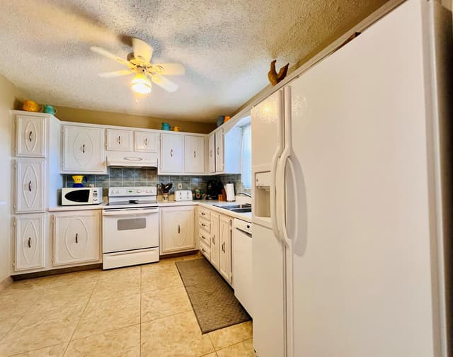 203 Oxford 500, West Palm Beach FL 33417 - West Palm Beach, FL - Photo 3